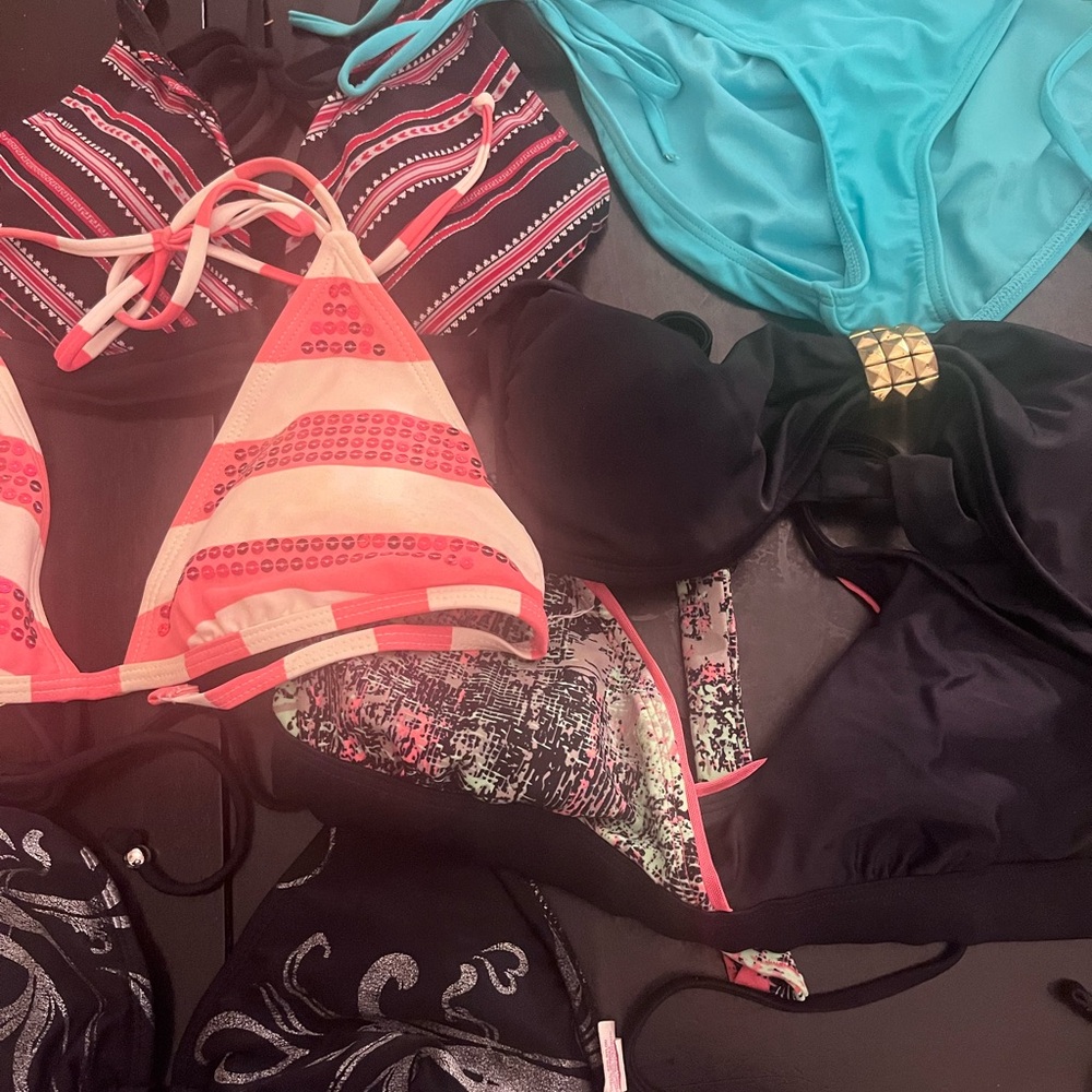 Swim top bundle 
Size Large
